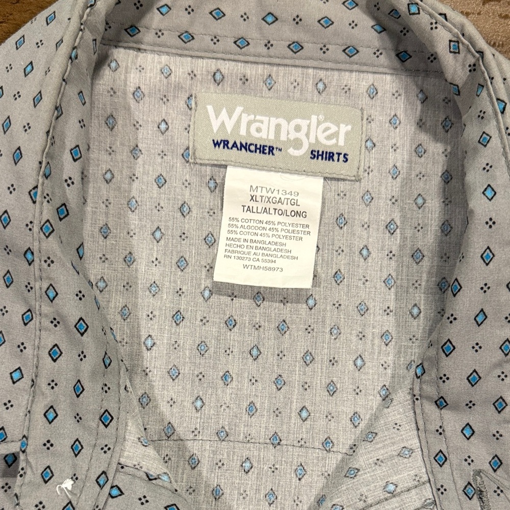 Wrangler Wrancher Men's Light Gray and Blue Diamond XLT Shirt